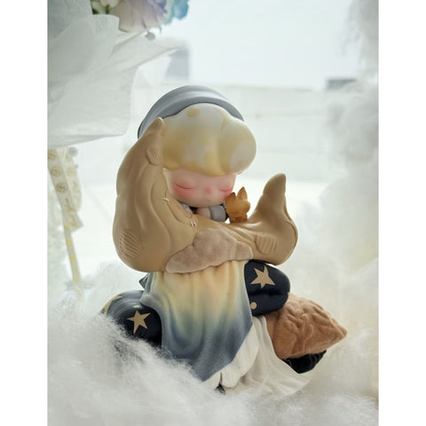 DIMOO Climbing - Shimmer on the Pillow Figurine Limited Edition