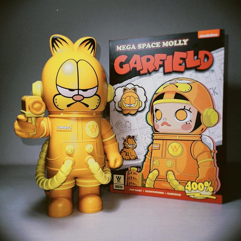 MEGA SPACE MOLLY 400% Garfield Model B 2024 LIMITED