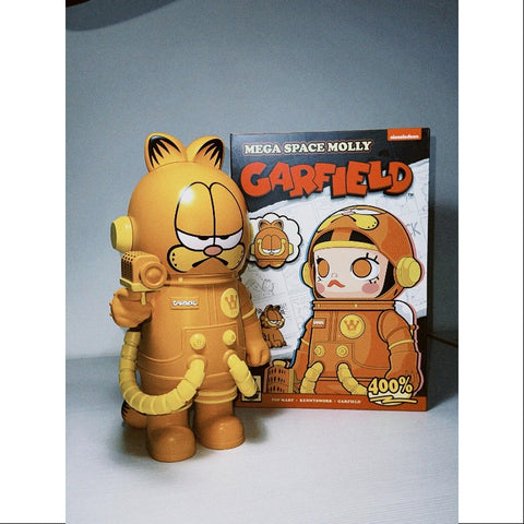 MEGA SPACE MOLLY 400% Garfield Model B 2024 LIMITED