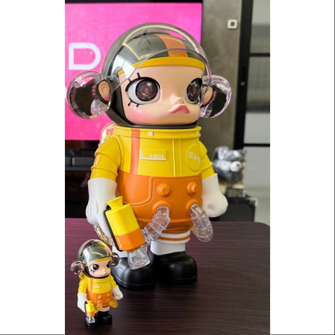 MEGA SPACE MOLLY 400%+100% Squid Game Yellow 2024 Limited