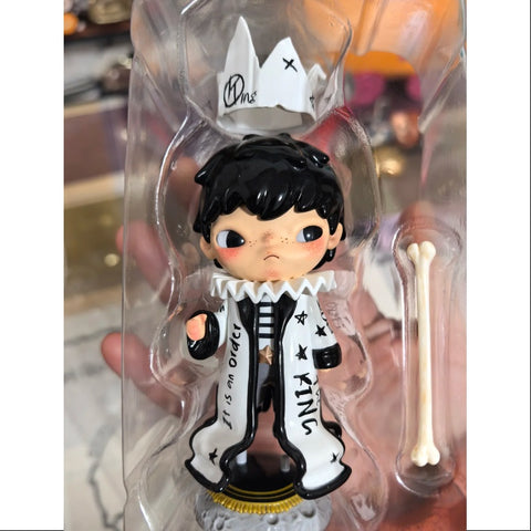 Hirono x Le Petit Prince The King Figure 2024 France Limited