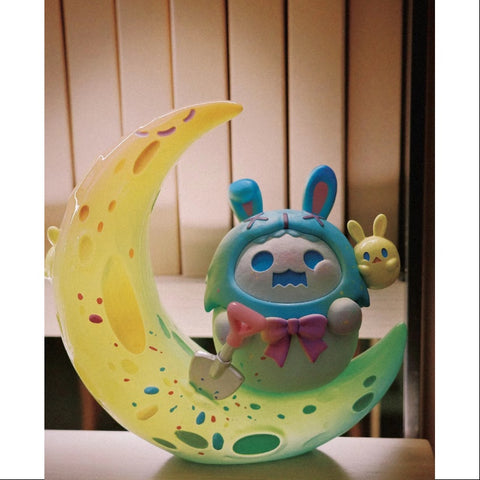 ShinWoo Dreamy Moon Bunny 300% Figurine 2023 Limited