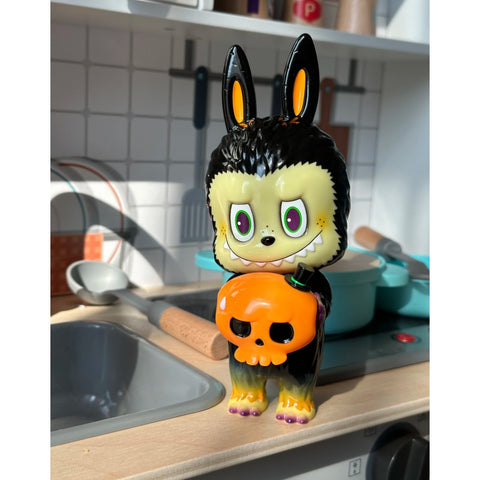 Labubu The Monsters Labubu Happy Halloween Figurine 2025 Limited Edition