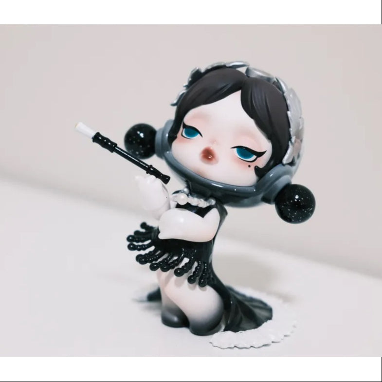POPMART、 夜之城、Bell-ringer POP MART SkullPanda Ancient Castle Bell Ringer Toy mini
