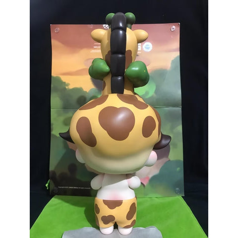 DIMOO Giraffe Plus Limited Figure