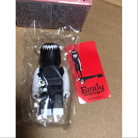 Bearbrick Series 45 HORROR Emily the Strange 100%