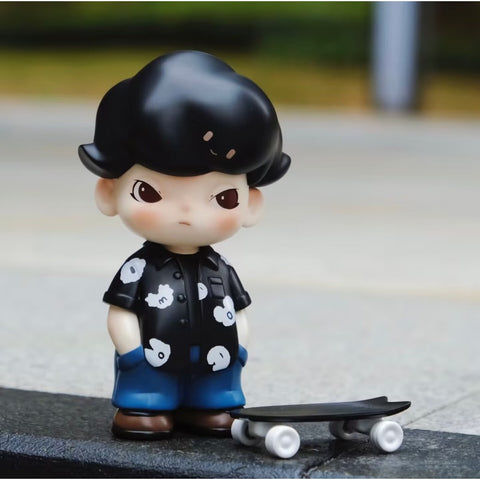 DIMOO Boy Easy Moment Limited Figure