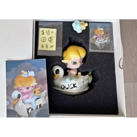 DIMOO Graffiti Duck Limited Figure White