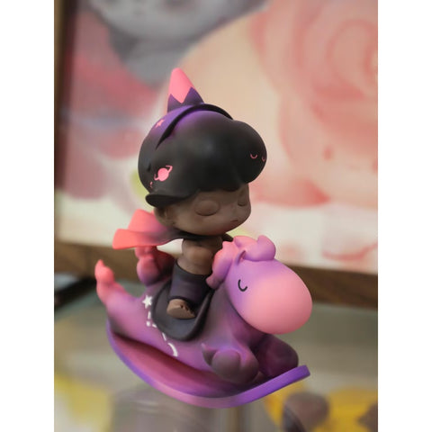 DIMOO Fun Sway Limited Figure
