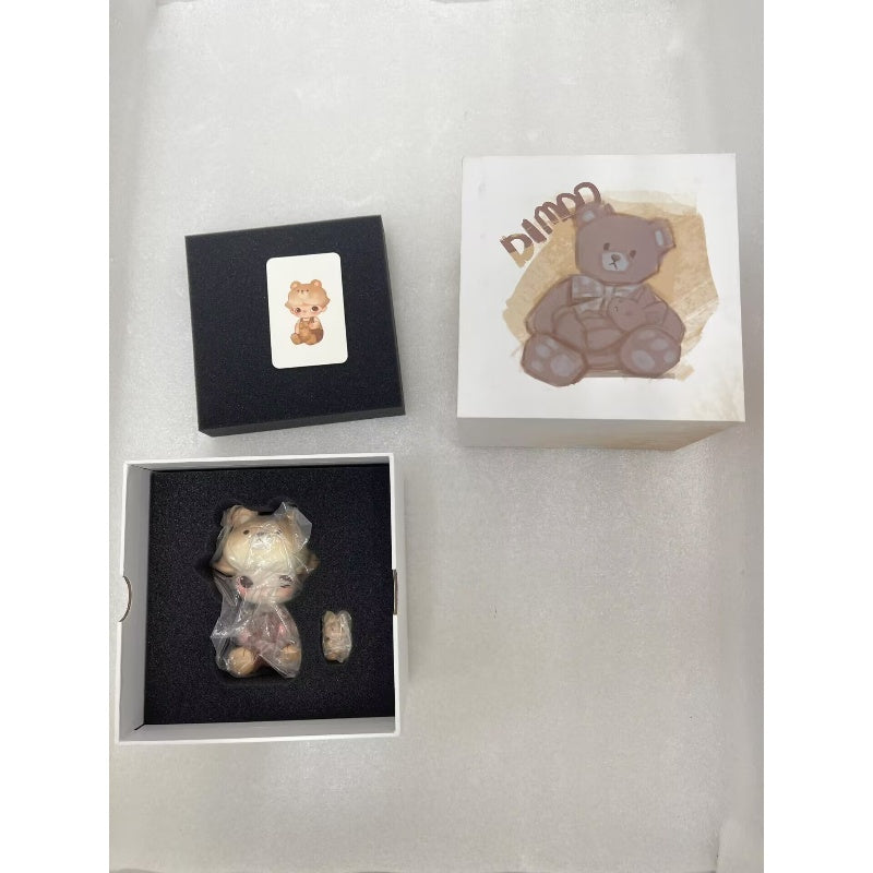 DIMOO Hugging Bear Limited Figure – TOYSEZ