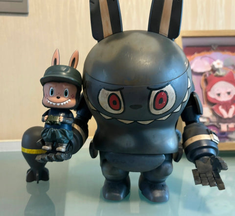 Labubu The Monsters Thunderbolt With Mini Labubu Pilot Ver.3.0 2023 Limited Edition