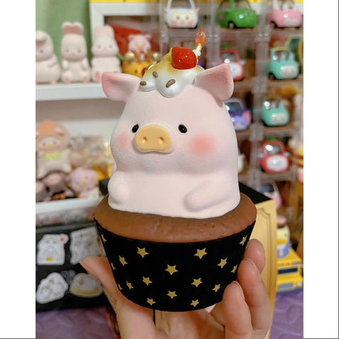 LuLu the Piggy XL Cup Cake Special Color 2022 Limited Edition