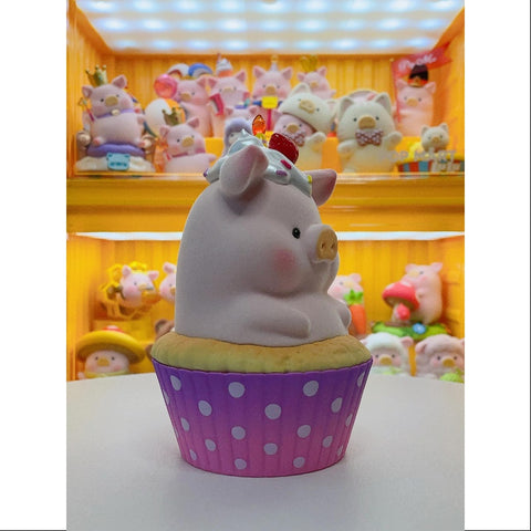 LuLu the Piggy XL Cup Cake 2022 Limited Edition