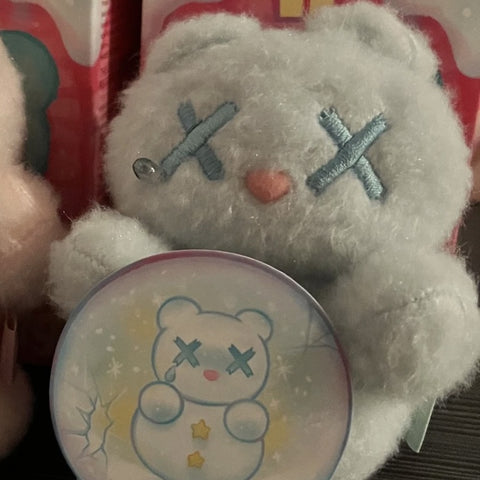 ShinWoo The Cold Hug Plush Blind Box Series: Snow Bear (Confirmed Style)