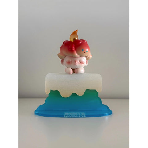 DIMOO Climb Over For Rainbow Limited Figure