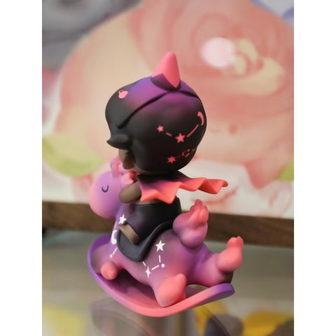 DIMOO Fun Sway Limited Figure