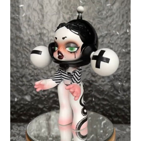 Skullpanda Dark Prisoner Limited Figurine