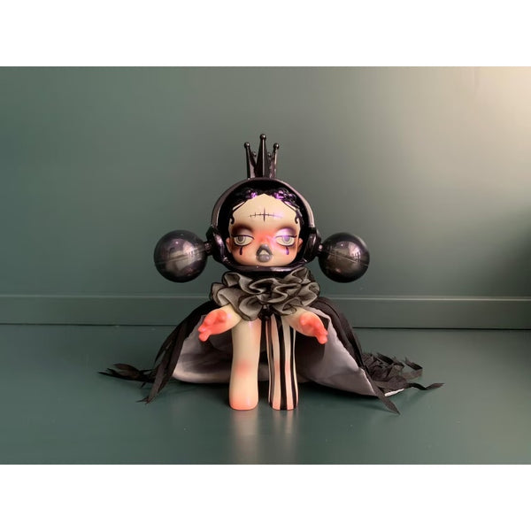 Skullpanda Black Queen Limited Figurine – TOYSEZ