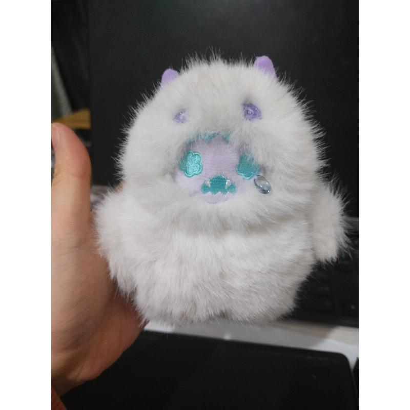 ShinWoo The Cold Hug Plush Blind Box Series: Timid Yeti (Confirmed Style)