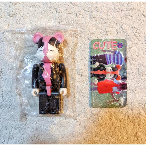 Bearbrick Series 4 Be@rbrick CUTE Kiss 100%