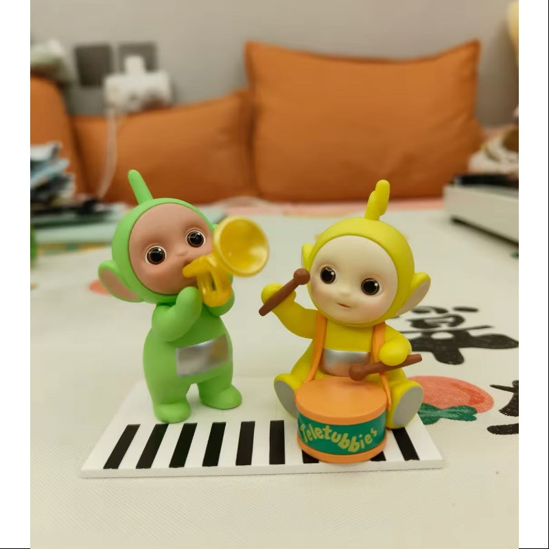 Teletubbies Companion Series Dipsy & Laa-Laa playing music