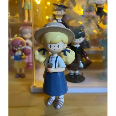 Molinta Minor Holiday Series Coffee Girl