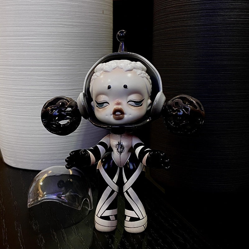 Skullpanda Shackle Limited Figure