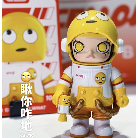 MEGA SPACE MOLLY 100% X emoji Series SO WHAT – TOYSEZ