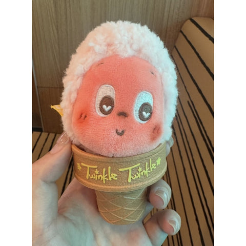 Twinkle Twinkle Moon Gelato Ice Cream Plush Pendant Blind Box Series: Strawberry Guava Gelato (Confirmed Style)