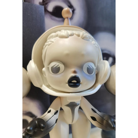 Skullpanda Introspection Limited Figure