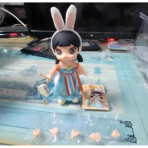 MOLLY Lantern Show Action Figure