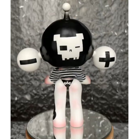 Skullpanda Dark Prisoner Limited Figurine