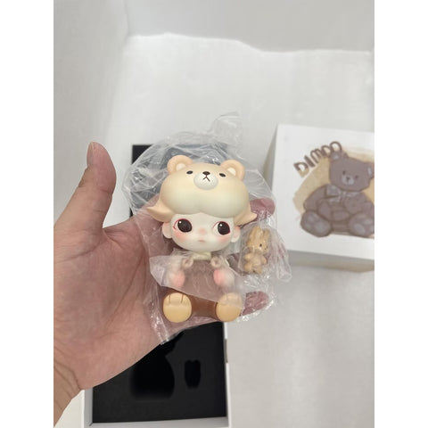 Dimoo Teddy DIMOO Hugging Bear Limited Figure – TOYSEZ