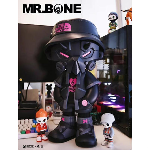 MR.BONE BLACK BEEL 400% LIMITED