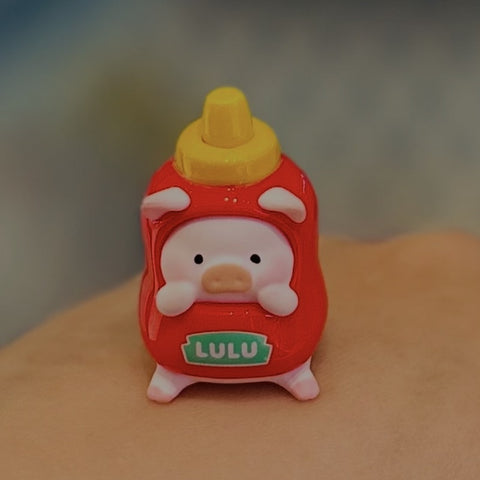 LuLu the Piggy Picnic Party Mini Bean Blind Bag Series: Ketchup (Secret, 1/18)