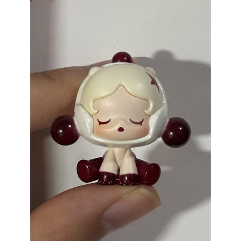 Skullpanda Pop Bean Classic Sitting Series: SKULLPANDA The Dreamer (Confirmed Style) | TOYSEZ Data