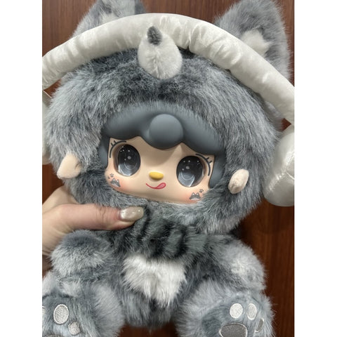 Yooki Versatile Idol 400% Plush Vinyl Series: Flirty Wolf Cub (Confirmed Style) | TOYSEZ Data