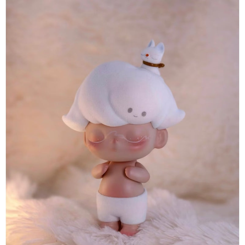 DIMOO Small Footprints-Winter Memory White Snow Limited Figure – TOYSEZ