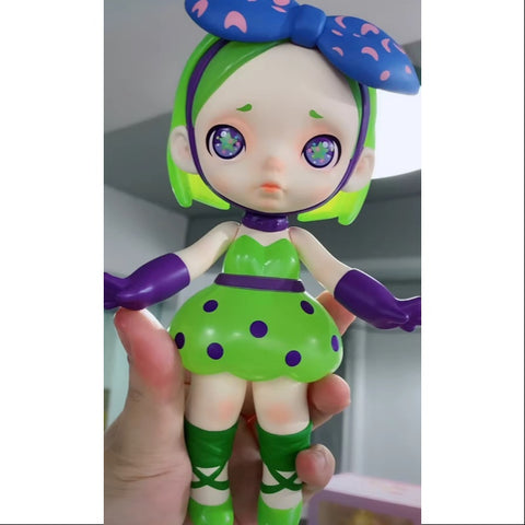 Laura Chardonnay 200% Figurine ToyCity 2021 Limited Edition