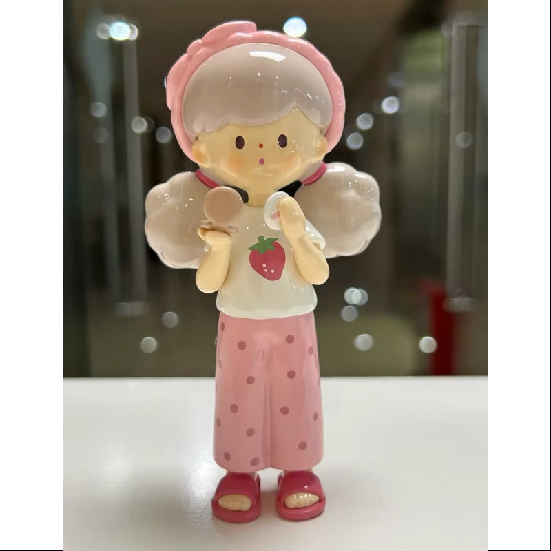 Molinta Minor Holiday Series Strawberry Sweetheart