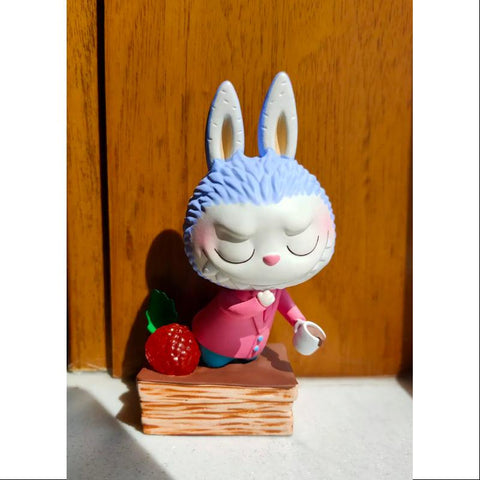 Labubu The Monsters Patisserie Series Caramel mousse napoleon