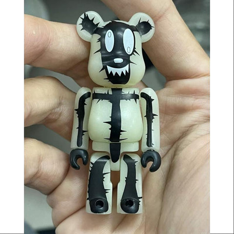 Bearbrick Series 4 Be@rbrick HORROR Electric Shock grow in dark 100%