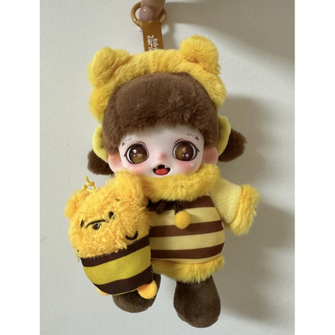 Baby Zoraa × Disney Zoraa Huggy World Plush Pendant Blind Box Series: Winnie the Pooh (Confirmed Style)