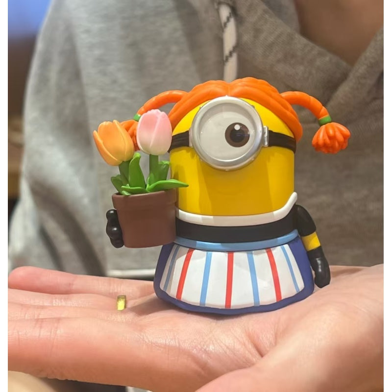 Minions Bello World Blind Box Series: Tulip Picking Carl (Confirmed Style)