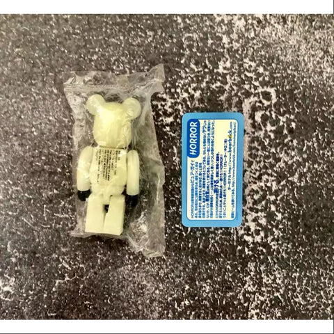 Bearbrick Series 4 Be@rbrick HORROR Electric Shock grow in dark 100%