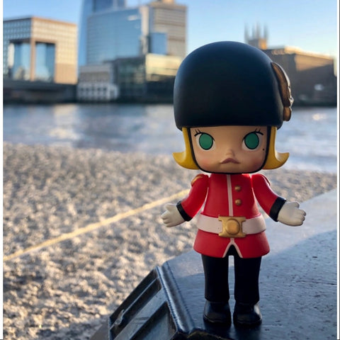 MOLLY Finding Big Ear Series Queen's Guard