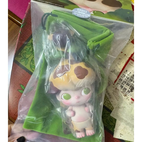 DIMOO Giraffe Plus Limited Figure