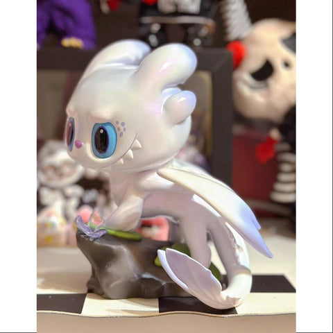 Labubu The Monsters How to Train Your Dragon Rare White Figurine LIMITED