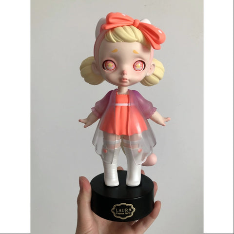Laura Strawberry Cat 200% Figurine ToyCity 2021 Limited Edition