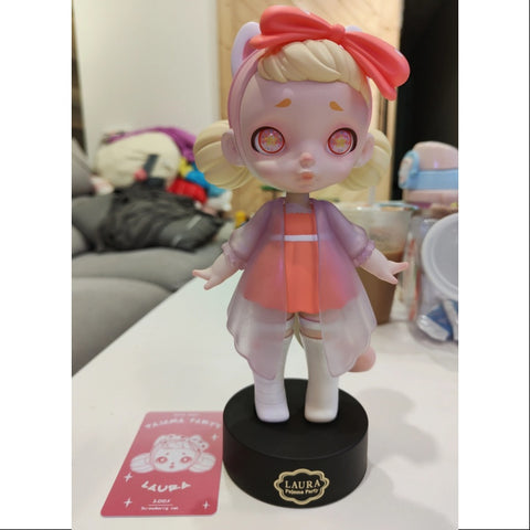 Laura Strawberry Cat 200% Figurine ToyCity 2021 Limited Edition
